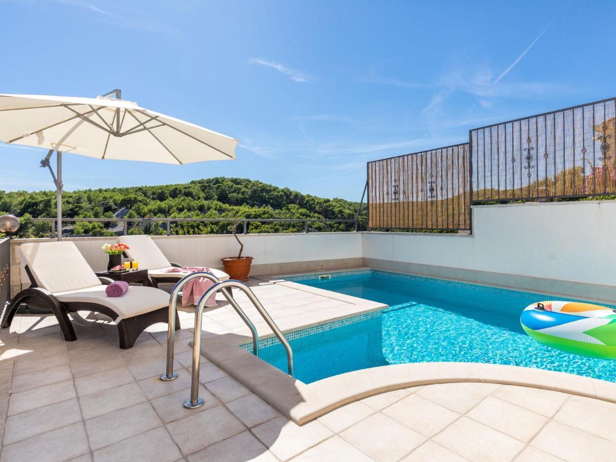 Luxurious Villa In Selca With Pool ภายนอก รูปภาพ